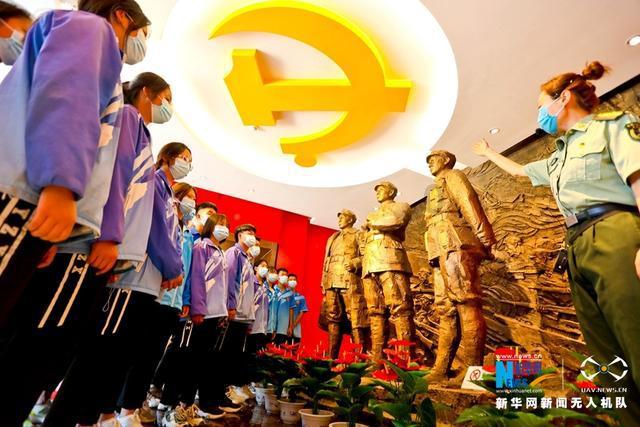 富士s9800相机的镜头卡口直径是多少？